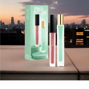 HUDA BEAUTY Yum Set Lip Gloss - Queen of Sheeba and Kay Ali Pistachio fragrance